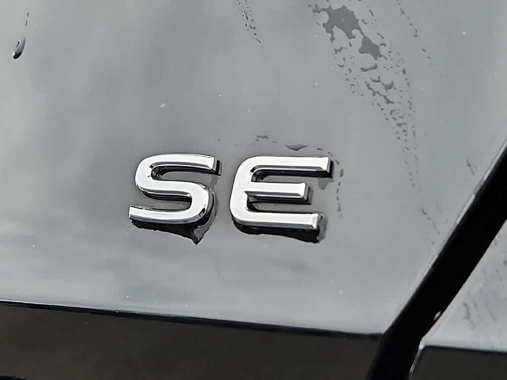 Used 2025 Volkswagen Jetta SE FWD image 29