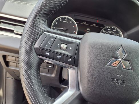 Used 2025 Mitsubishi Outlander SE AWD/4WD image 25