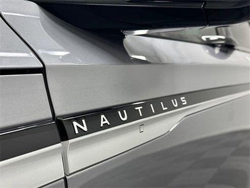 Used 2024 Lincoln Nautilus Premier w/ Equipment Group 102A image 16