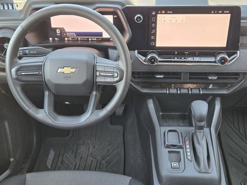 Used 2024 Chevrolet Colorado W/T RWD image 27