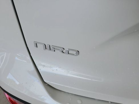 Used 2026 Kia Niro LX FWD image 8