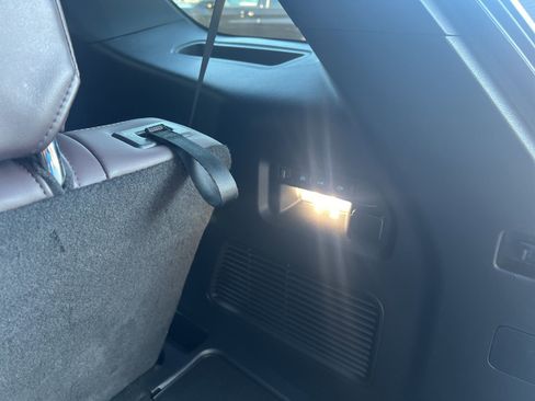 Used 2025 Ford Explorer Platinum w/ LUX Leather Package image 12