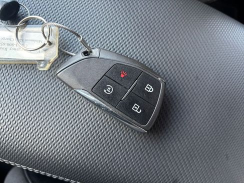 Used 2025 Chevrolet Equinox LT FWD image 24