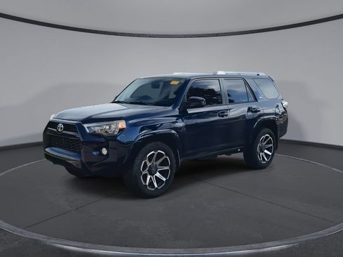 Used 2015 Toyota 4Runner SR5 RWD image 4