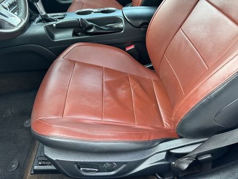 Used 2016 Ford Mustang Premium image 15