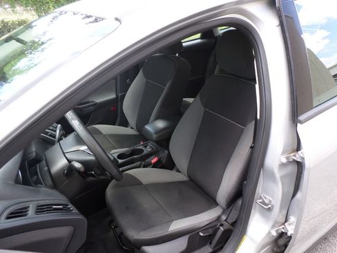Used 2014 Ford Focus SE FWD image 10