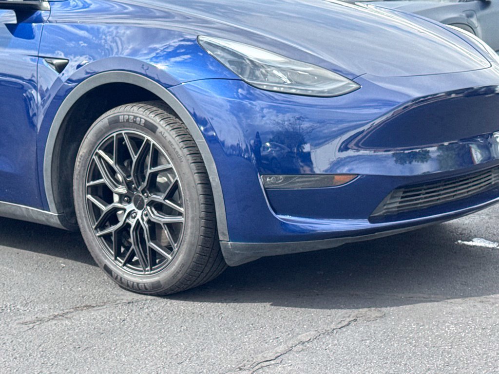 Used 2024 Tesla Model Y Long Range AWD/4WD image 2