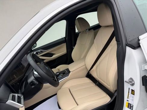 Used 2025 BMW i4 xDrive40i w/ Premium Package image 10