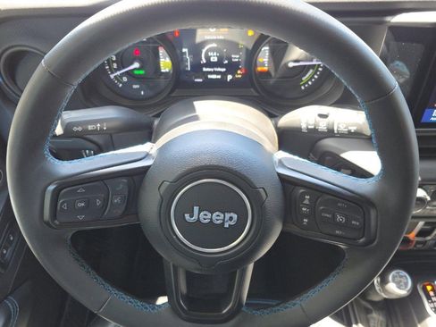 Used 2024 Jeep Wrangler Unlimited Rubicon 4xe w/ Safety Group AWD/4WD image 8