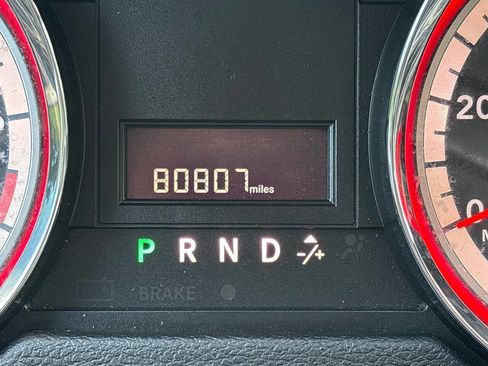 Used 2018 Dodge Grand Caravan SE w/ UConnect Hands-Free Group image 12