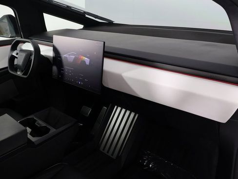 Used 2024 Tesla Cybertruck AWD Crew Cab image 9