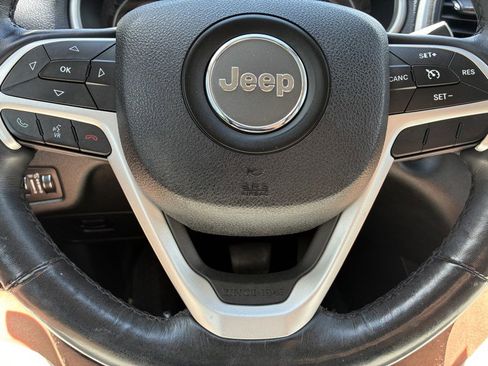Used 2015 Jeep Cherokee Limited w/ Trailer Tow Group AWD/4WD image 9