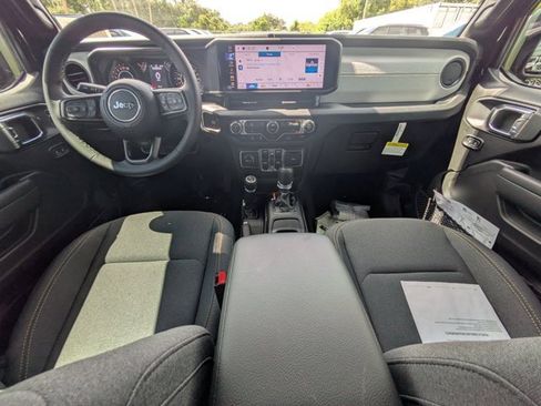 New 2025 Jeep Gladiator Sport image 13