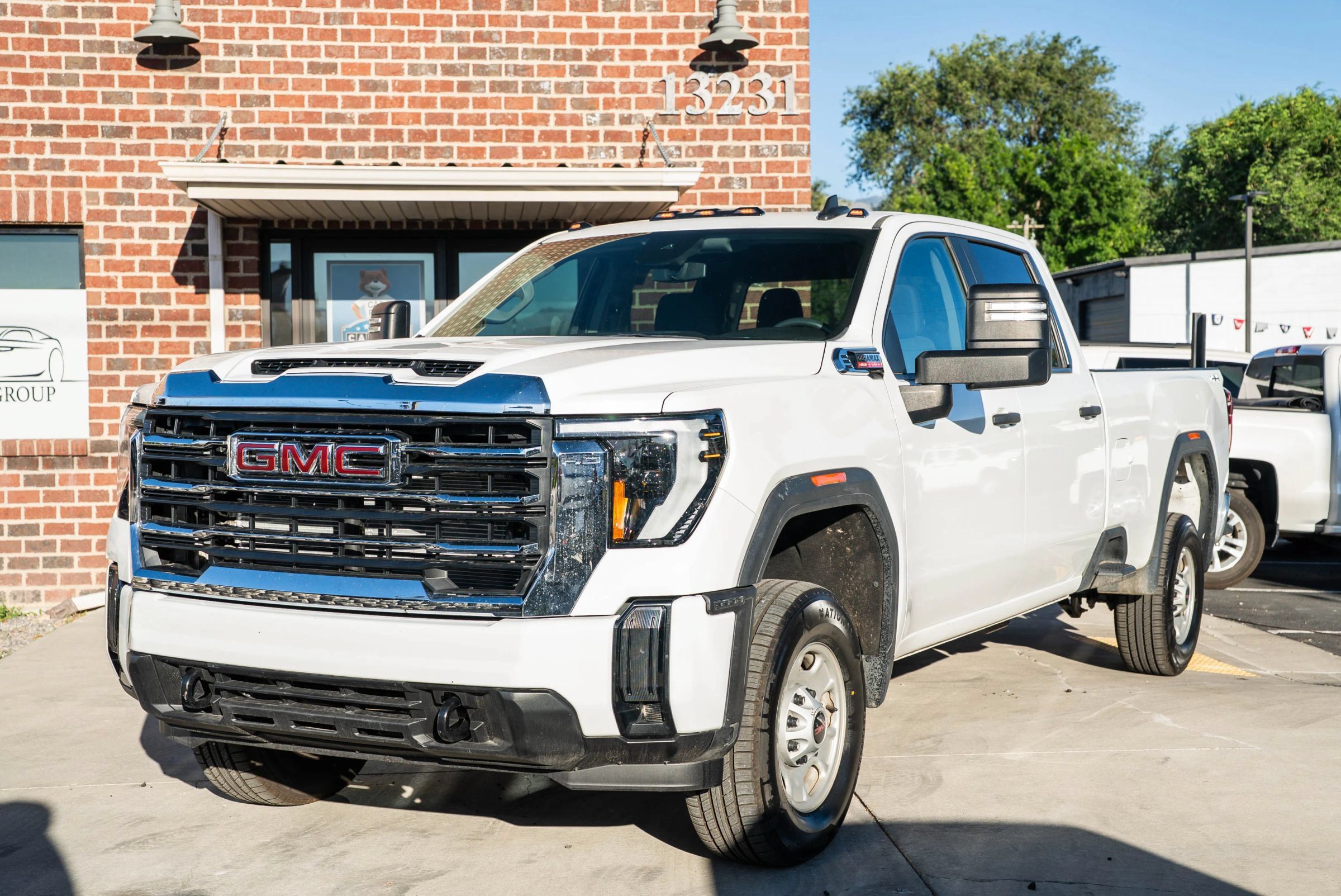 Used 2024 GMC Sierra 2500 Pro w/ Convenience Package AWD/4WD image 1