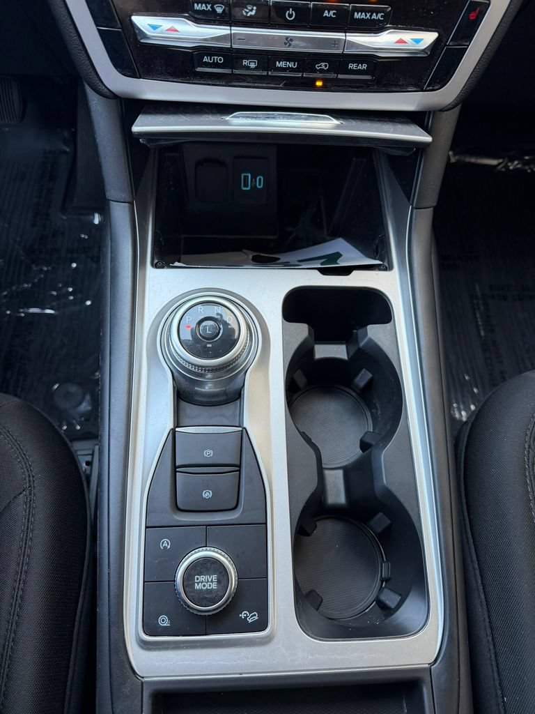 Used 2024 Ford Explorer XLT AWD/4WD image 19