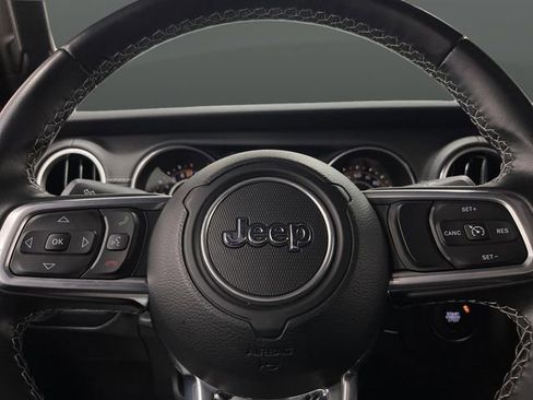 Used 2022 Jeep Gladiator Overland w/ Popular Equipment Package image 16