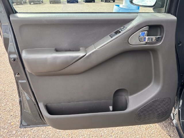 Used 2012 Nissan Frontier PRO-4X AWD/4WD image 10