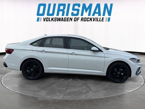 New 2026 Volkswagen Jetta SE image 7