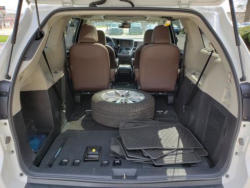 Used 2019 Toyota Sienna Limited Premium image 15