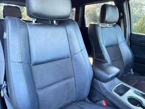 Used 2021 Jeep Grand Cherokee Laredo X AWD/4WD image 7