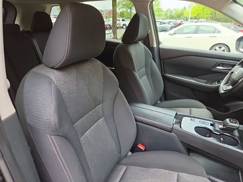 Certified 2025 Nissan Rogue SV FWD image 40