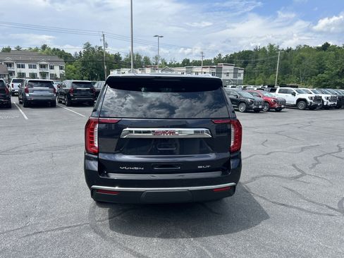 Certified 2024 GMC Yukon SLT w/ SLT Luxury Package AWD/4WD image 8