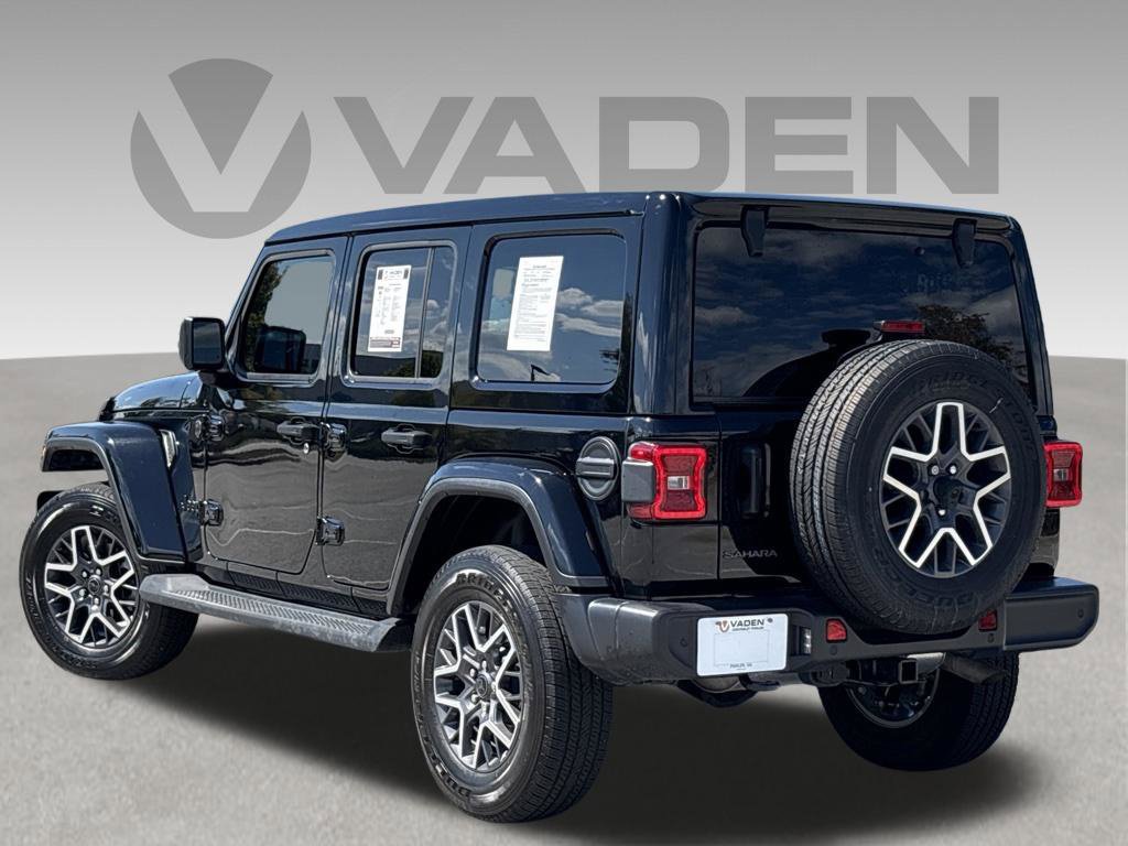 Used 2025 Jeep Wrangler Unlimited Sahara AWD/4WD image 7