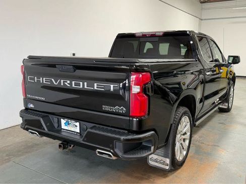 Used 2020 Chevrolet Silverado 1500 High Country w/ Technology Package AWD/4WD image 7