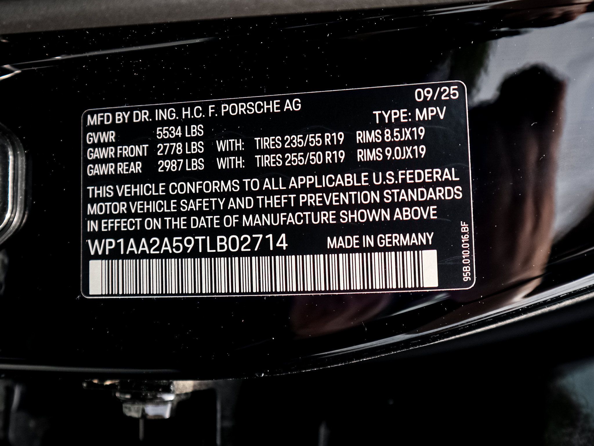 Used 2026 Porsche Macan w/ Premium Package Plus AWD/4WD image 35