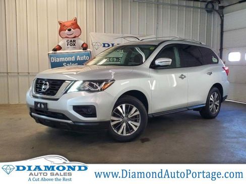Used 2019 Nissan Pathfinder S AWD/4WD image 1