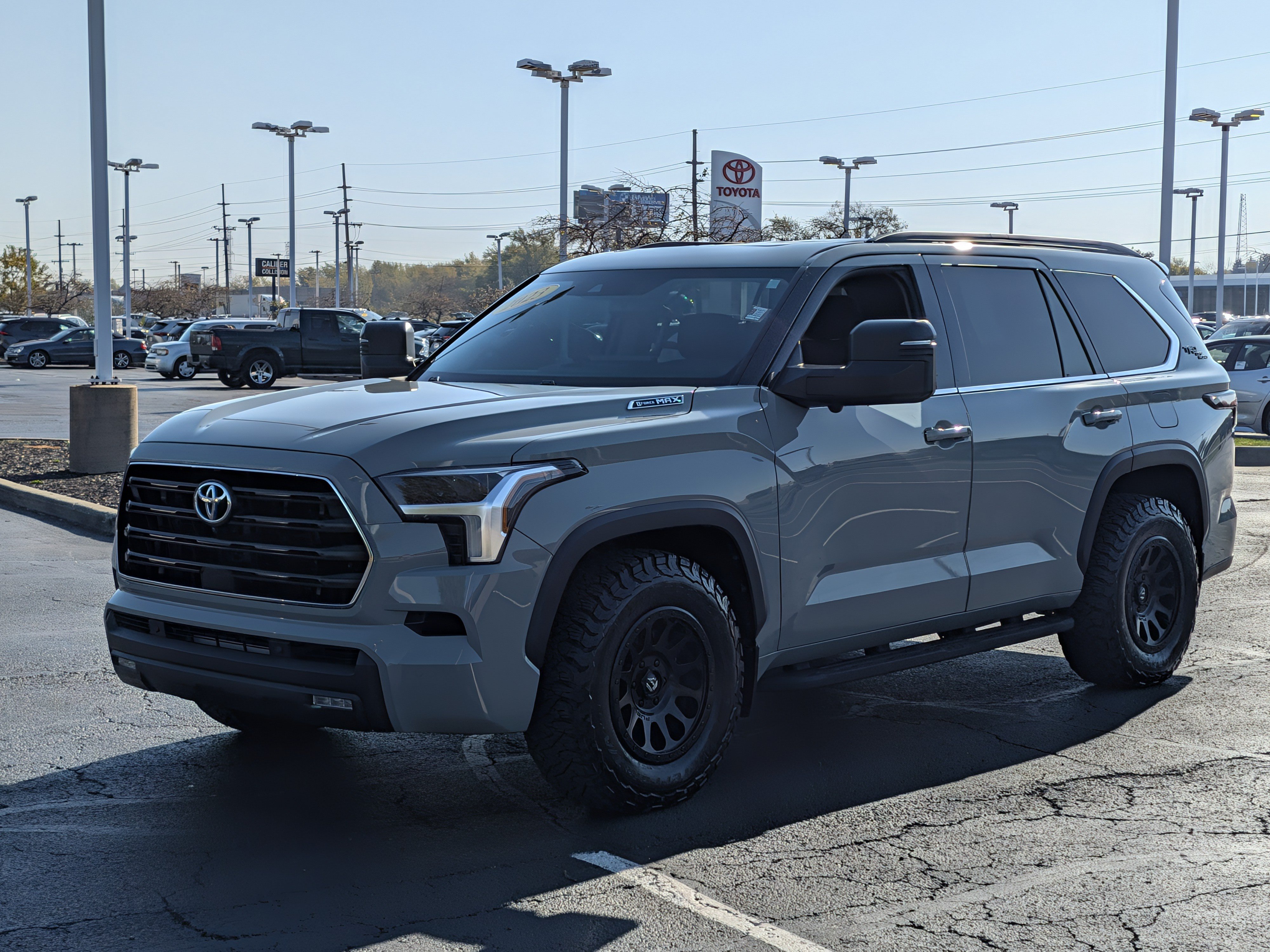 Used 2023 Toyota Sequoia SR5 w/ SR5 Premium Package AWD/4WD image 3