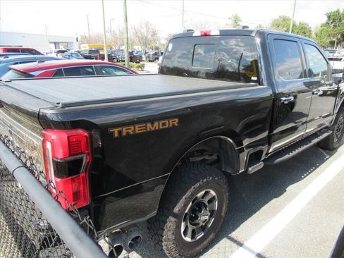 Used 2024 Ford F350 Platinum w/ Tremor Off-Road Package image 4
