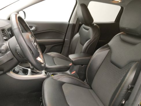 Used 2018 Jeep Compass Latitude w/ Popular Equipment Group image 17