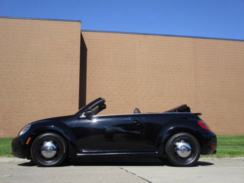 Used 2013 Volkswagen Beetle 2.5 FWD image 15