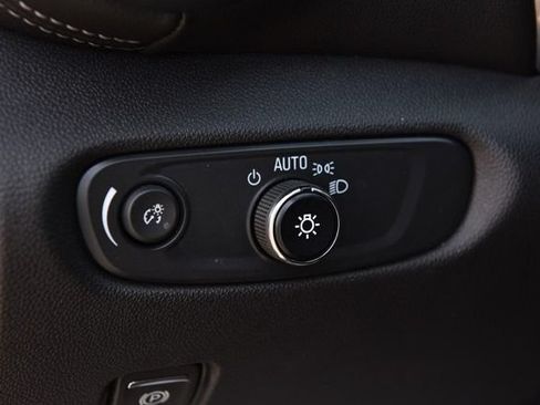 Used 2025 Chevrolet Blazer LT AWD/4WD image 9