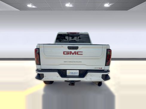 Used 2024 GMC Sierra 2500 AT4 w/ AT4 Premium Plus Package AWD/4WD image 10