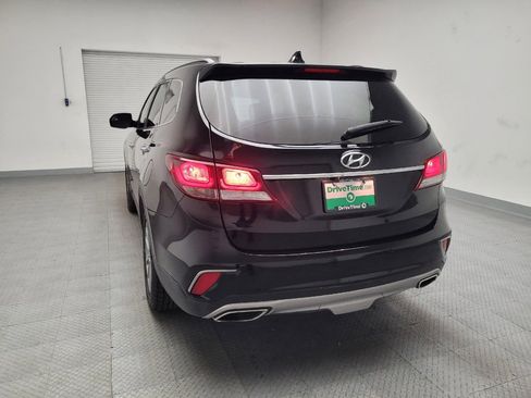 Used 2017 Hyundai Santa Fe SE image 6