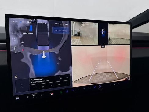 Used 2024 Tesla Cybertruck AWD Crew Cab image 17