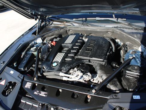 Used 2012 BMW 740i image 30