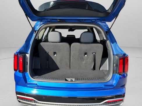 Used 2021 Kia Sorento S image 23