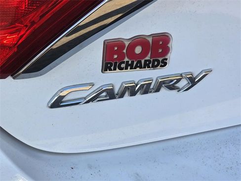 Used 2017 Toyota Camry SE image 15