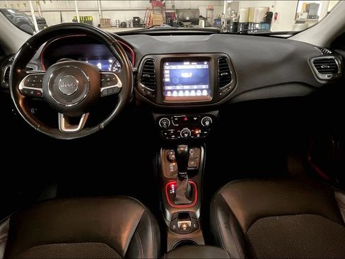 Used 2019 Jeep Compass Trailhawk w/ Cold Weather Group AWD/4WD image 14