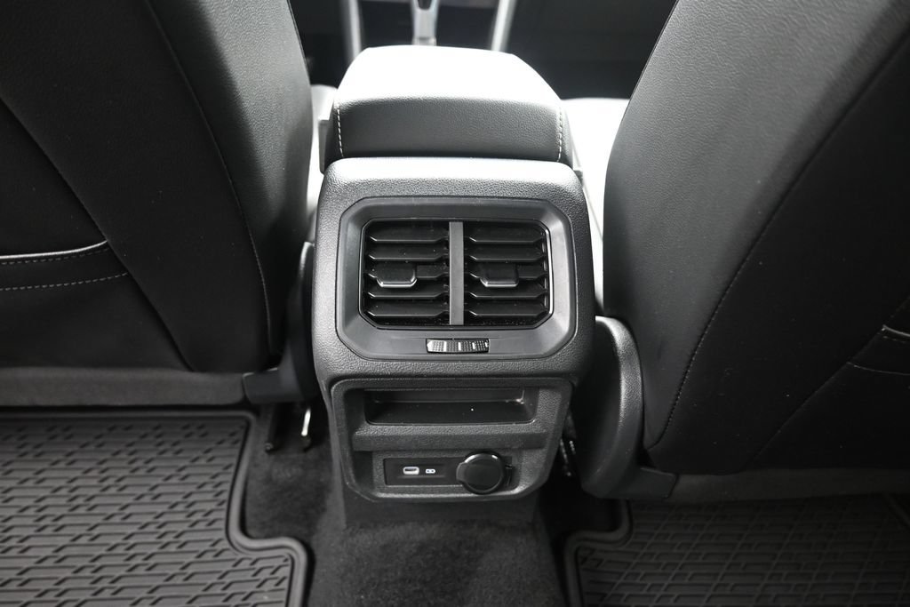 Used 2024 Volkswagen Tiguan SE FWD image 23