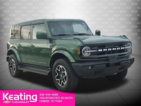 Used 2025 Ford Bronco Outer Banks image 3
