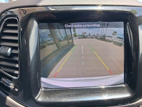Used 2018 Jeep Compass Limited AWD/4WD image 18