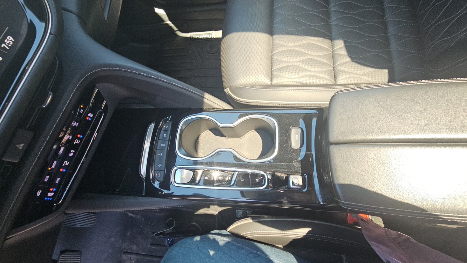 Used 2023 Buick Envision Avenir AWD/4WD image 19