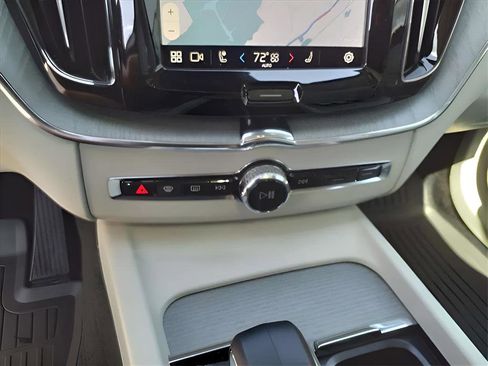 Used 2025 Volvo XC60 T8 Plus w/ Protection Package Premier image 9