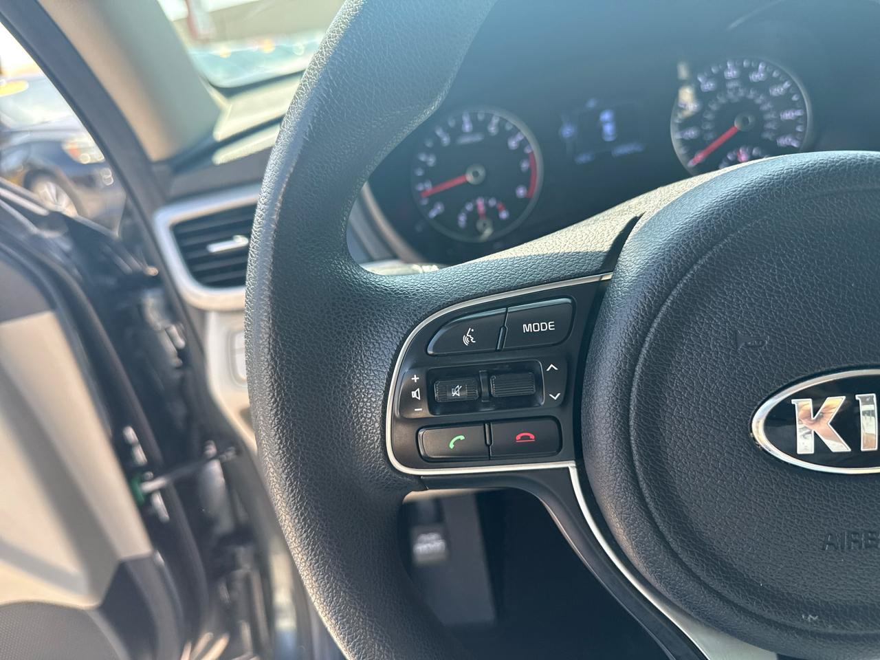 Used 2016 Kia Optima LX FWD image 16