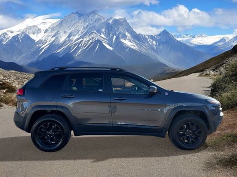 Used 2016 Jeep Cherokee Trailhawk w/ Comfort/Convenience Group image 6