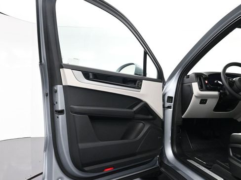 Used 2025 Porsche Cayenne image 15